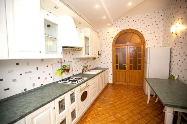 Appartement Flat in the city center à Odessa Extérieur photo